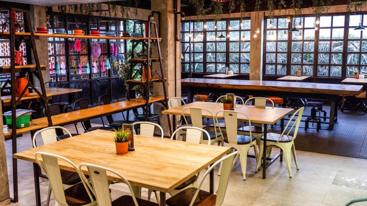 Triple Seven Bed & Breakfast Bandung Eksteriør billede